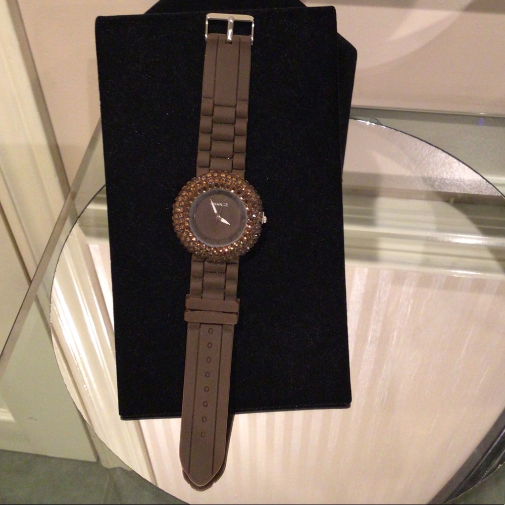 ⬇️Price Dropped⬇️Brown band with bling around face of watch NWOT